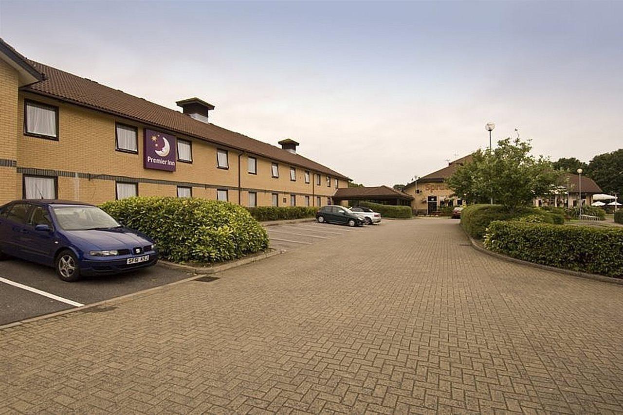 Premier Inn Basingstoke West Εξωτερικό φωτογραφία