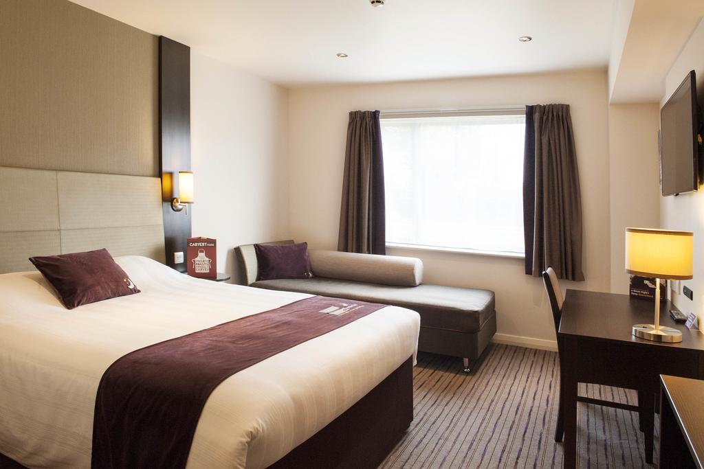 Premier Inn Basingstoke West Εξωτερικό φωτογραφία