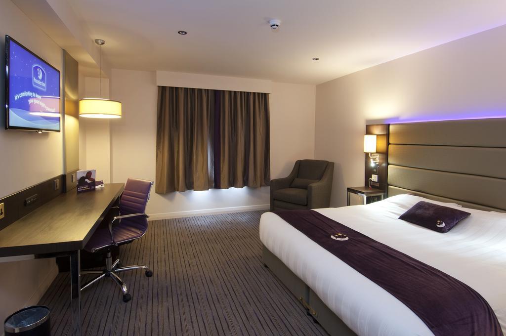 Premier Inn Basingstoke West Εξωτερικό φωτογραφία