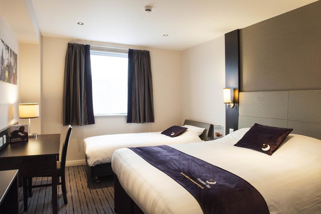 Premier Inn Basingstoke West Εξωτερικό φωτογραφία