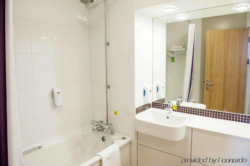 Premier Inn Basingstoke West Εξωτερικό φωτογραφία